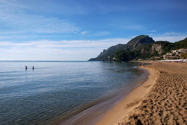 Plage de Glyfada à Corfou