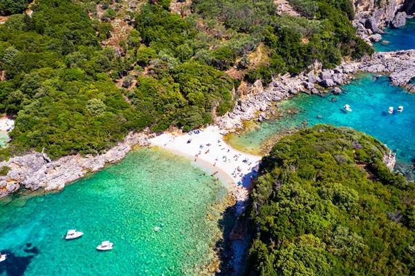 Plage de Limni Glyko à Corfou